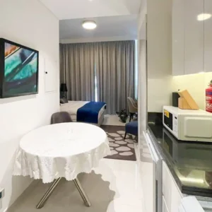 Prime Location | Luxurious APT | Spacious - Image 3